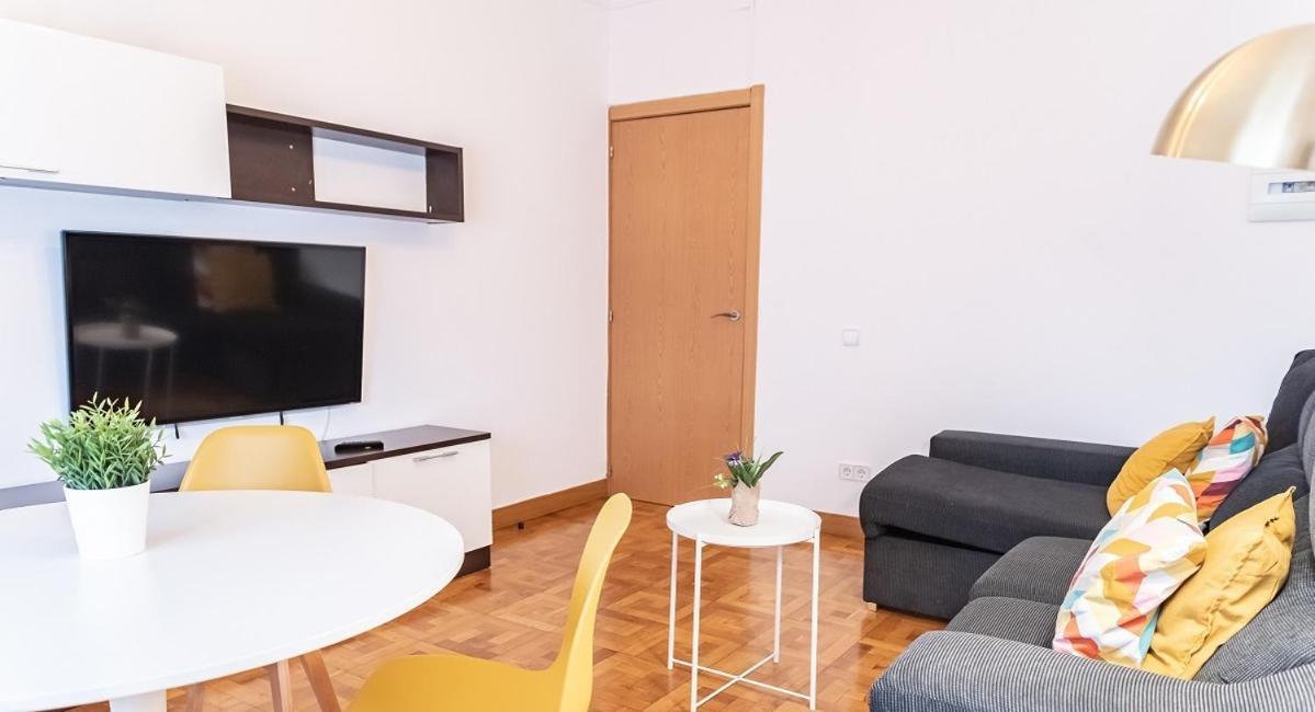 Adaptado Y Comodo Apartamento En Iturrama Pamplona Bagian luar foto