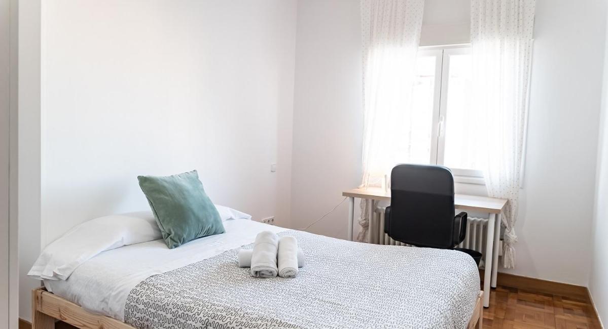 Adaptado Y Comodo Apartamento En Iturrama Pamplona Bagian luar foto